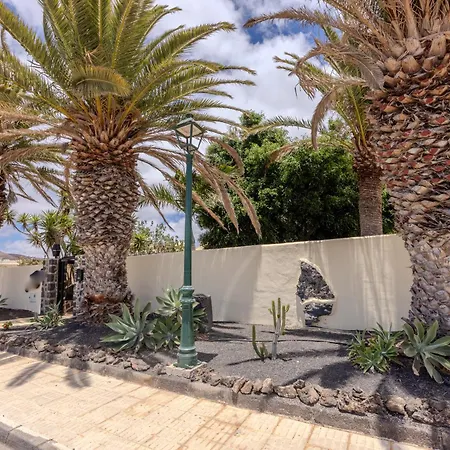 Luxury Canarian Villa With Large Pool In Costa Teguise Teguise  Extérieur photo