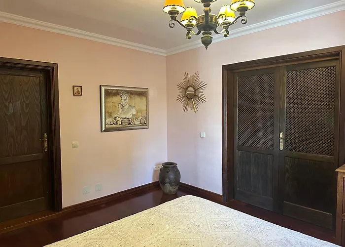 Luxury Canarian Villa With Large Pool In Costa Teguise