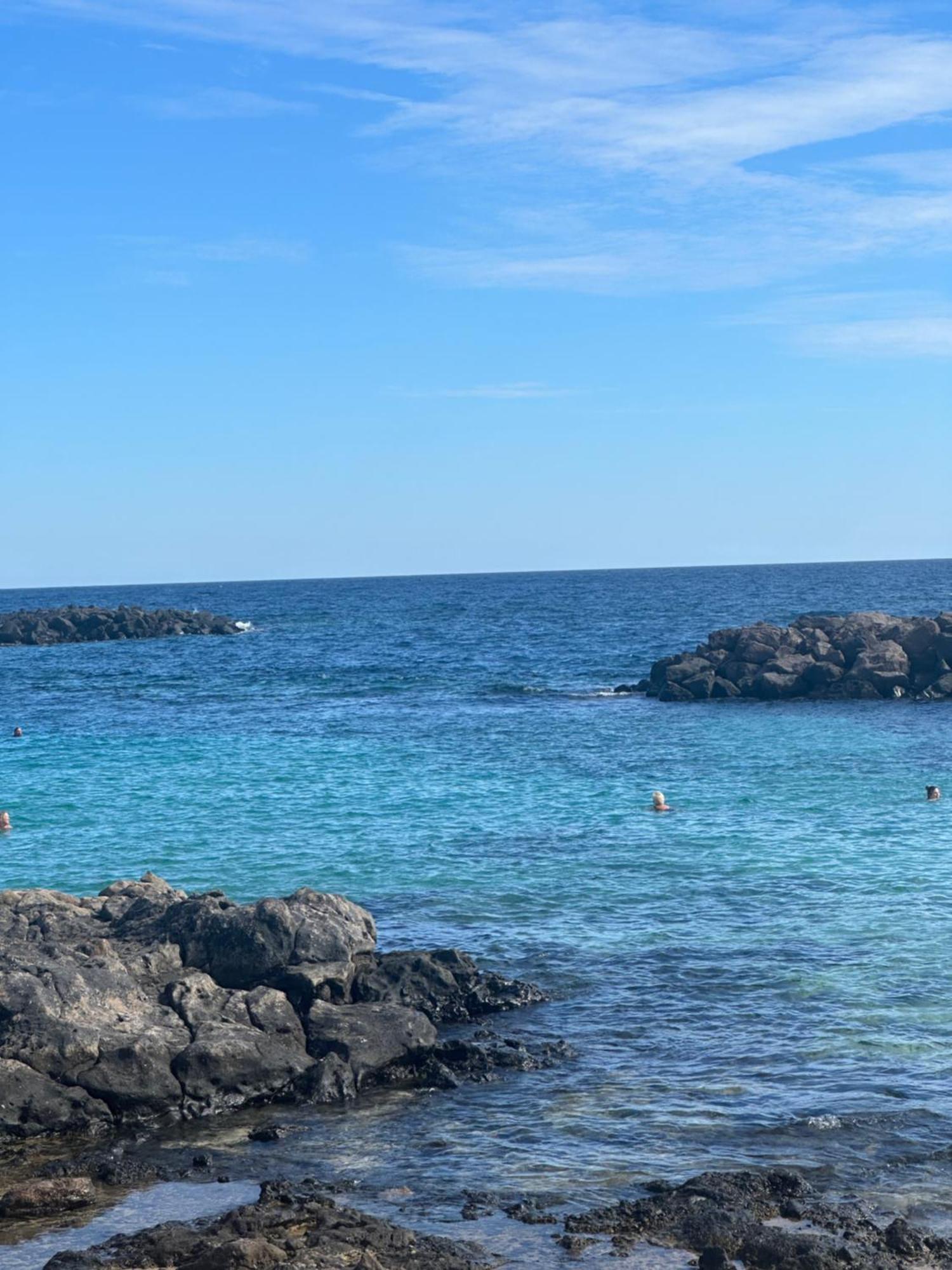 Luxury Canarian With Large Pool In Costa Teguise Apartamento *