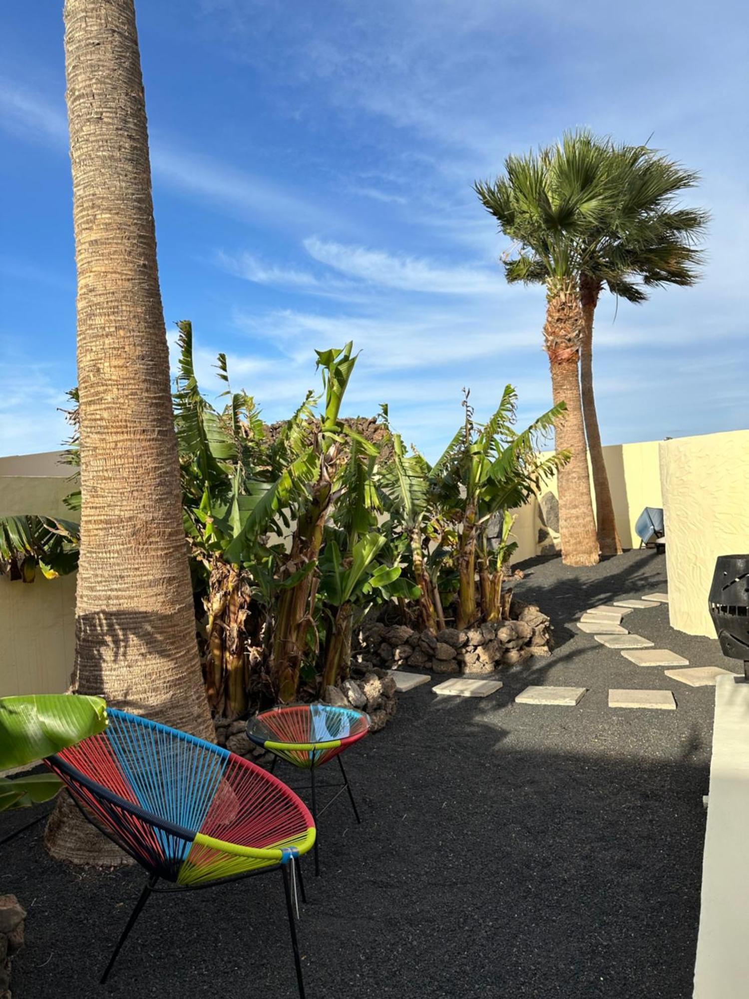 Luxury Canarian With Large Pool In Costa Teguise Apartamento *