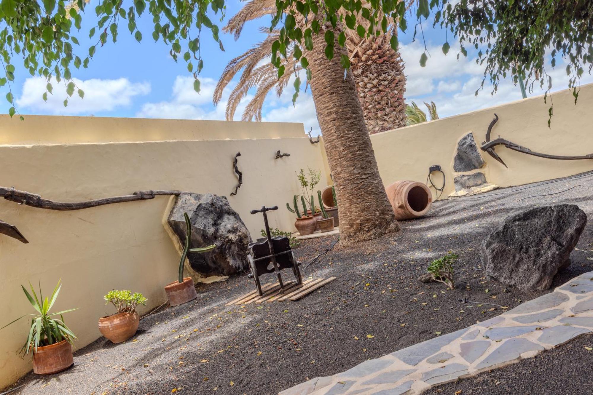 Luxury Canarian With Large Pool In Costa Teguise Apartamento Teguise (Lanzarote)