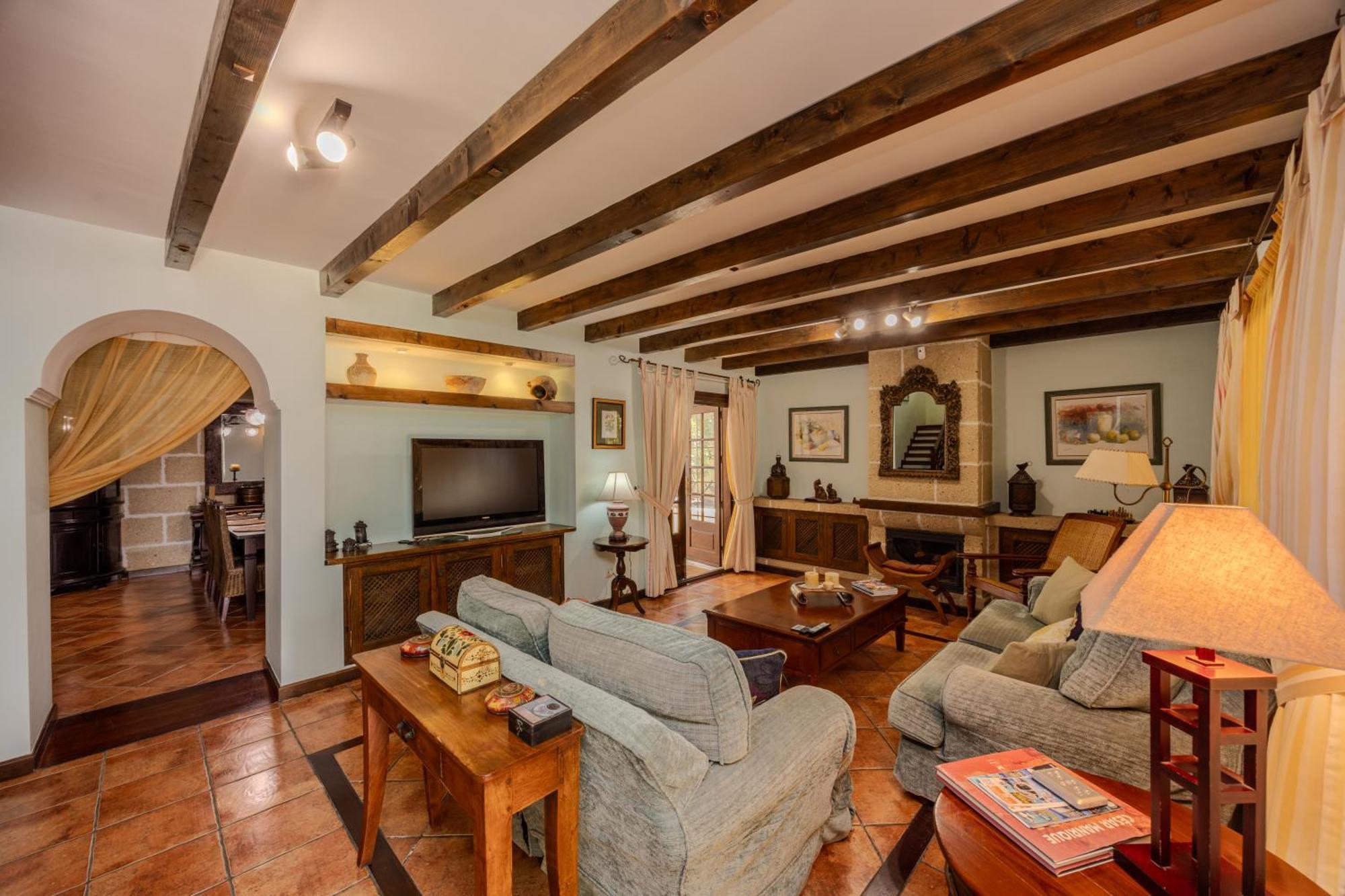 Luxury Canarian With Large Pool In Costa Teguise Apartamento
