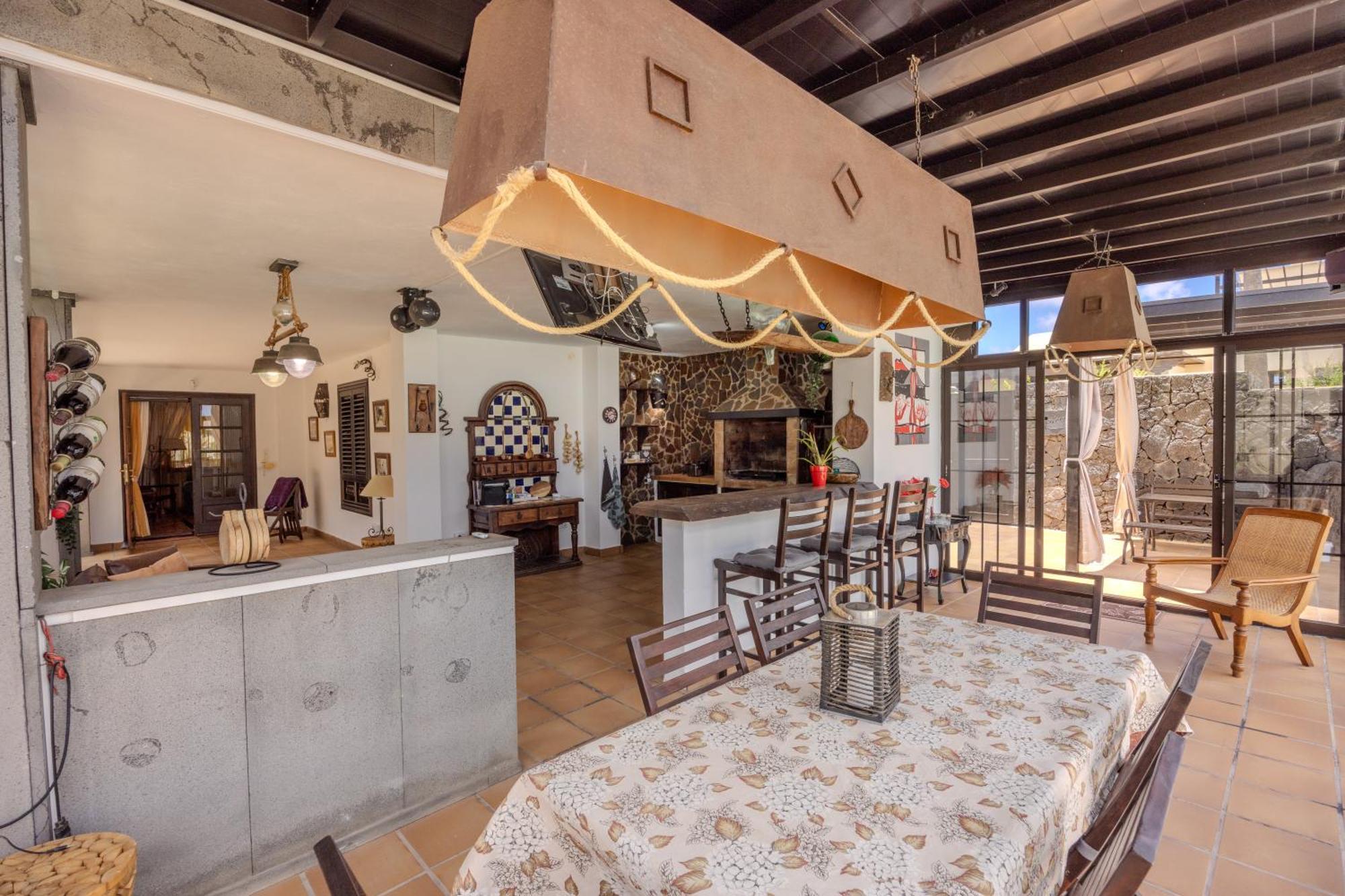 Apartamento Luxury Canarian With Large Pool In Costa Teguise