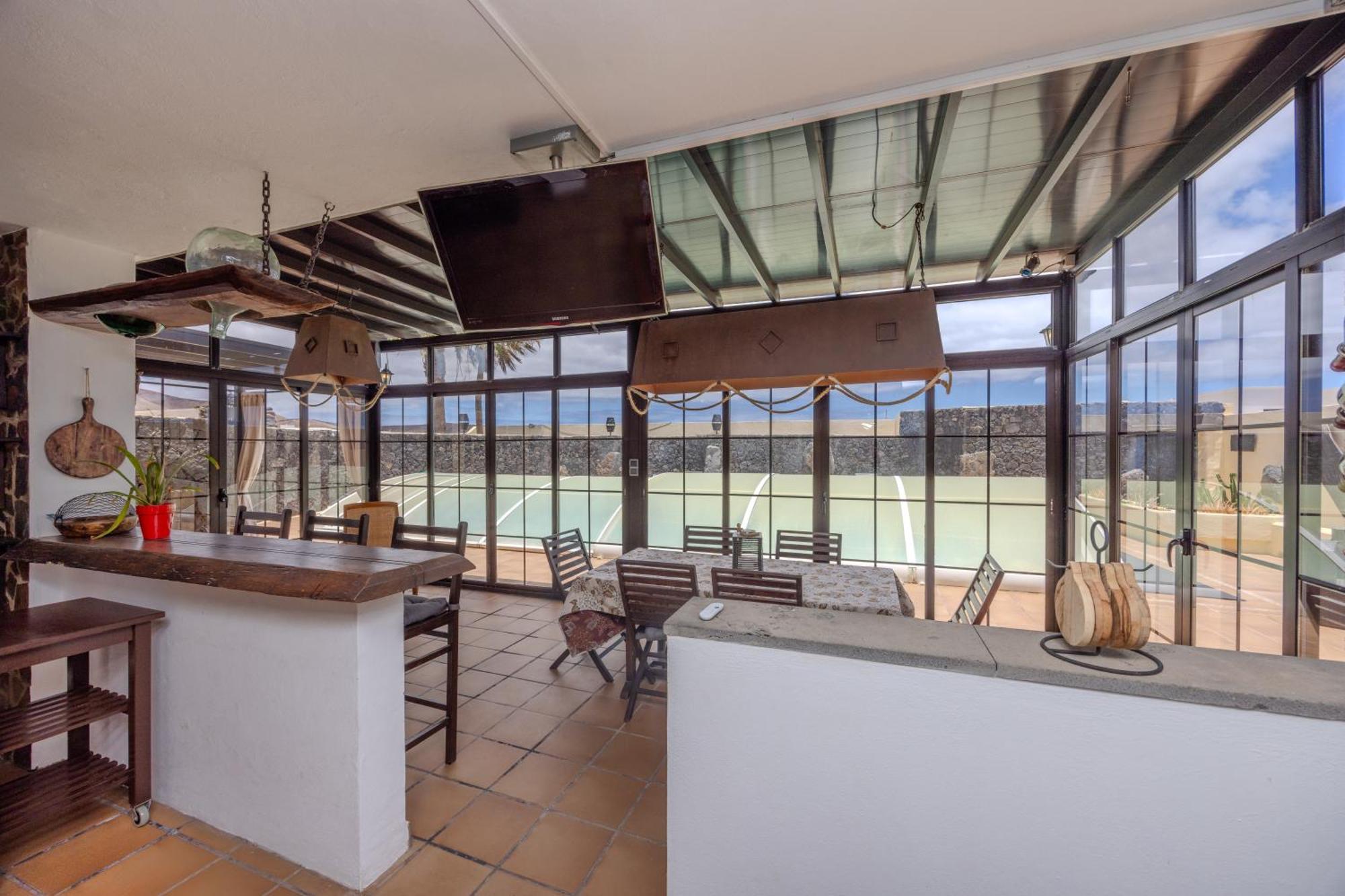 Luxury Canarian With Large Pool In Costa Teguise Apartamento Teguise (Lanzarote)